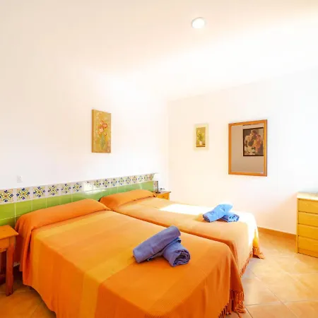 Holiday home Holiday Los Delfines 1